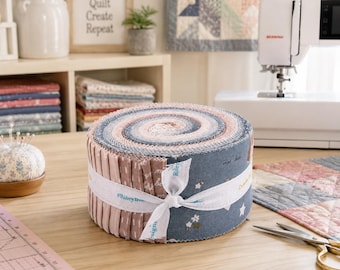 Riley Blake Cozy Bébé 2.5 Inch Rolie Polie 40 Pieces Quilting Cotton Fabric Roll