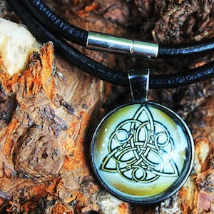 Triquetra Triangle
