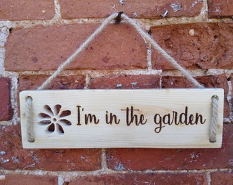 Reclaimed Wood Garden Sign: Hand-Burnt Lettering, Flower Motif
