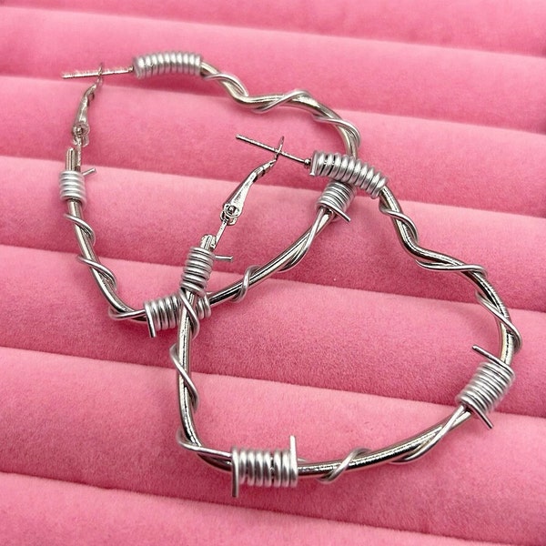 Heart barbed wire hoop earrings - 4.5cm