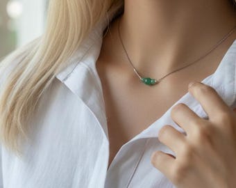 Silberne Edelstahl-Halskette mit Aventurin-Anhänger, handgefertigt, personalisierbares Geschenk für eine Freundin