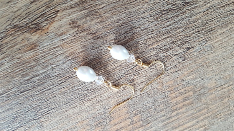 Ensemble bijoux mariage-parure éclat goutte or blanche fine chaine perles nacrées cristal swarovski fait main personnalisable image 5
