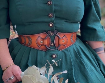 Völund brown leather corset belt made to order, triple moon belt