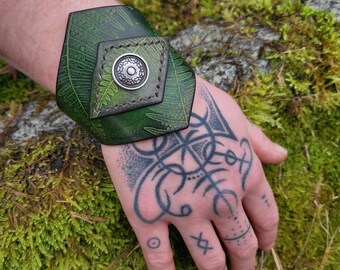 Fern diamond bracelet in green or brown leather
