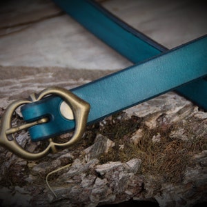 Ceinture sur mesure fine en cuir couleur unie Bleu