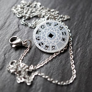 Sternzeichen Anhänger - Laser Gravur Astrologische Sternbilder - Horoskop Schmuck für Damen und Herren