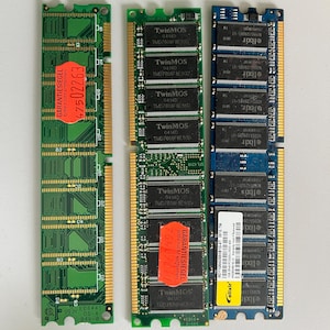 3 PC-minneskortmoduler elixir TwinMOS, M.Tec 64MB SDRAM 8x8 (NYTT)