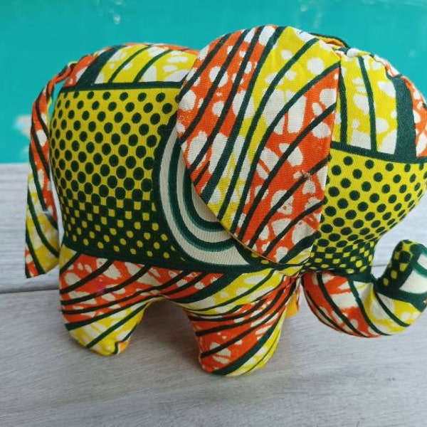 Doudou éléphant en wax pagne africain coloré bleu et orange pour enfant ou pour décorer