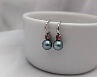 Boucles d'oreilles crochet en Argent et perles de culture de Tahiti avec les pierres naturelles de Tourmaline.