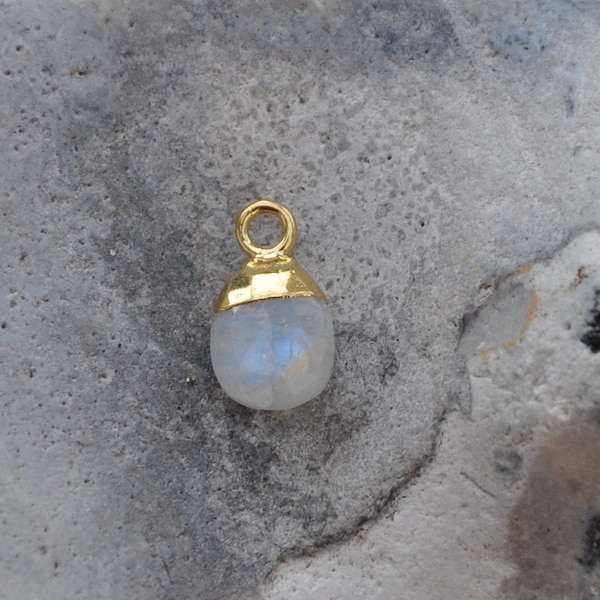 Round drop shape pendant real moonstone 22 k gold plated