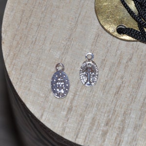 Virgin Mary pendant, Madonna in 925 silver for rosary or jewelry creations 8mm