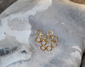 Set of 5 open rings 4 x 0.7 mm in 3 micron gold plated, jump rings, split ring