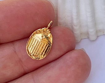 Scarabée 17,5x10mm doré, Pendentif scarabée bombé plaqué or 24 carats