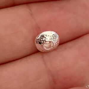 1 x 7 mm försilvrad distanspärla, ädelstenspärlor, läderarmband, vaxade trådar bild 6