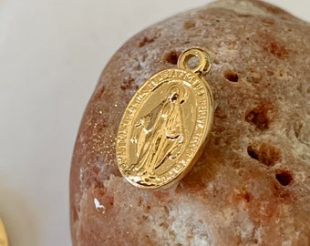 Pendentif Vierge 14mm, Madone en plaqué or pour chapelet ou créations de bijoux MM