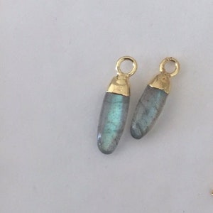 "Plume" pendant with natural Labradorite tip and 18K gold plated 3 x 10 mm