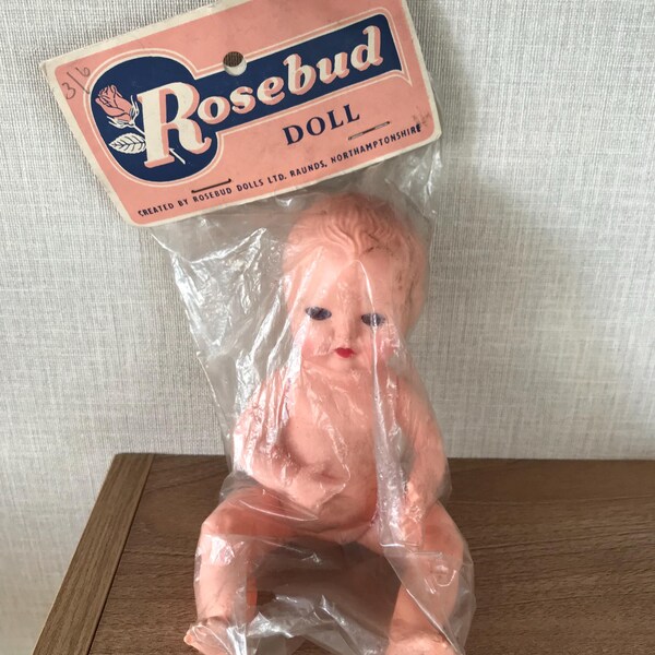 Poupée Anglaise Rosebud 32cm – Plastique Dur, Yeux Dormeurs – Vintage 1950's