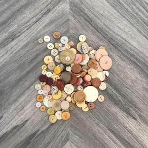 Vintage Miscellaneous Beige, Orange, White Brown Toned Bakelite and Plastic Buttons - 1930 - 1980s
