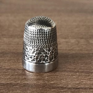 Vintage Birmingham Silver Thimble,Engraved With The Letter M - letter date U - 1919 -James Swann