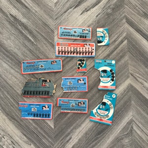 Vintage Druckknöpfe und Haken und Ösen auf Original Karten