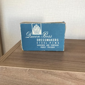 クイーン ベス ドレスメーカー スチールピンのヴィンテージ ボックス - 1950 年代