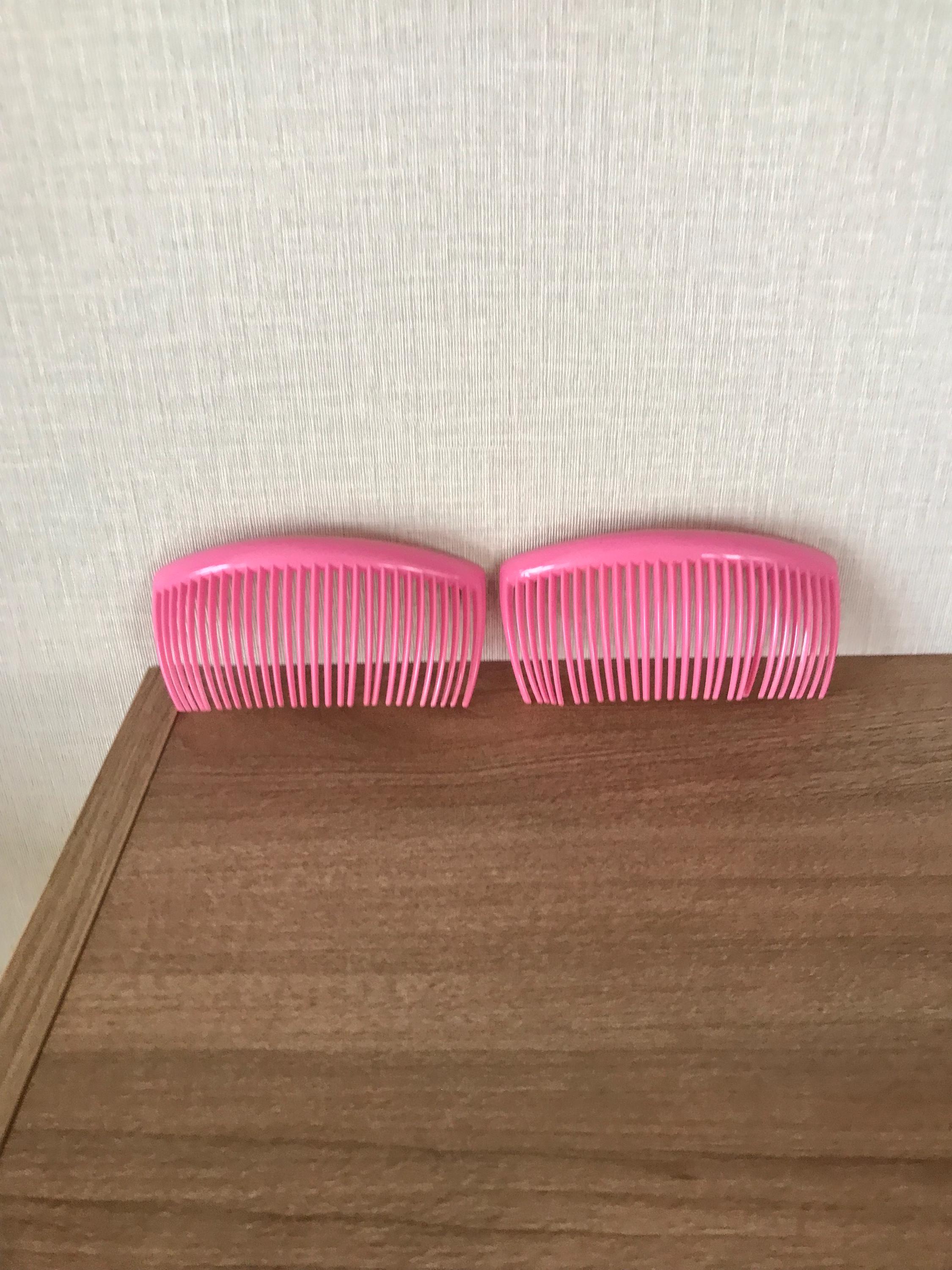 2 X Vintage 1980s Pink Plastic Combs/side Combs - Etsy display picture 2