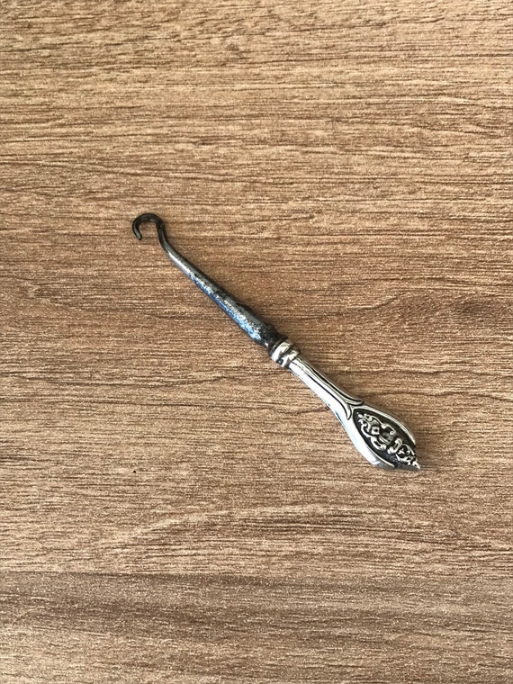 Antique Small Silver Handled Hallmarked Glove Button Hook Made in  Birmingham by William Devenport 1899 Date Letter Z -  Canada