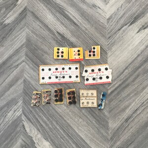 Vintage Druckknöpfe und Haken und Ösen auf Original Karten
