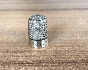 Vintage Charles Horner Chester Sterling Silver Thimble - Date Letter Y - 1924