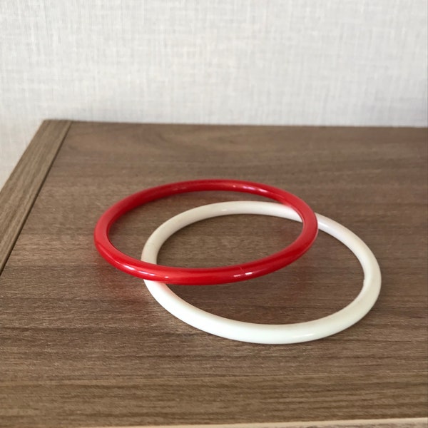 Vintage Red and White Ketty Dalsgaard Buch And Deichmann Circular Plastic Stacking Bangles -  Made in Denmark 1980s