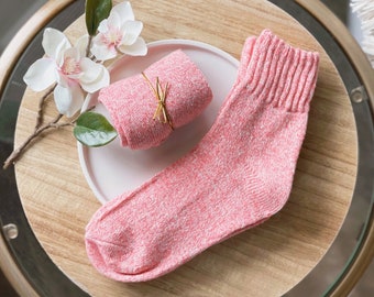 CALCETINES ROSA CORAL, Complemento para cajas de regalo, Calcetines de mezcla de lana cálida, Crea tu propio regalo, Calcetines, construye una caja