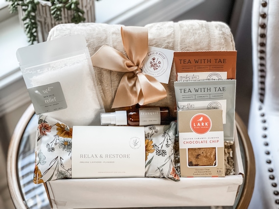 Mothers Day Gift, Gift Box for Women with Blanket, Mothers Day Gift Basket, Gift For Her, Care Package, Friend, Mom, Coworker, Wife,