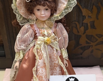 ¡Próximamente! - Muñeca encantada vintage / Espíritu acompañante femenino español / Guía espiritual del amor poliamoroso / Muñeca encantada única