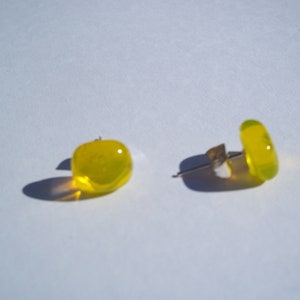fused glass stud earrings lemon/yellow/rounded rectangle shape
