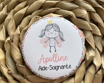 Badge SOIGNANTS 75 ou 58 mm pour infirmière, aide-soignante, sage-femme , médecin, pédiatre Chirurgien