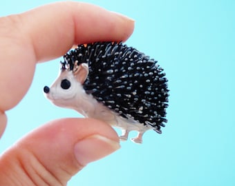 Funny Hedgehog Needle Minder, Cute Woodland Animal Needle Keeper, Enamel Forest Hedgehog Needle Nanny, Gift for Cross Stitch and Sewing