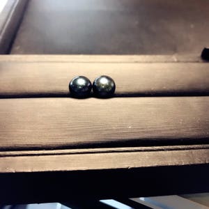 Freshwater Pearl stud earring