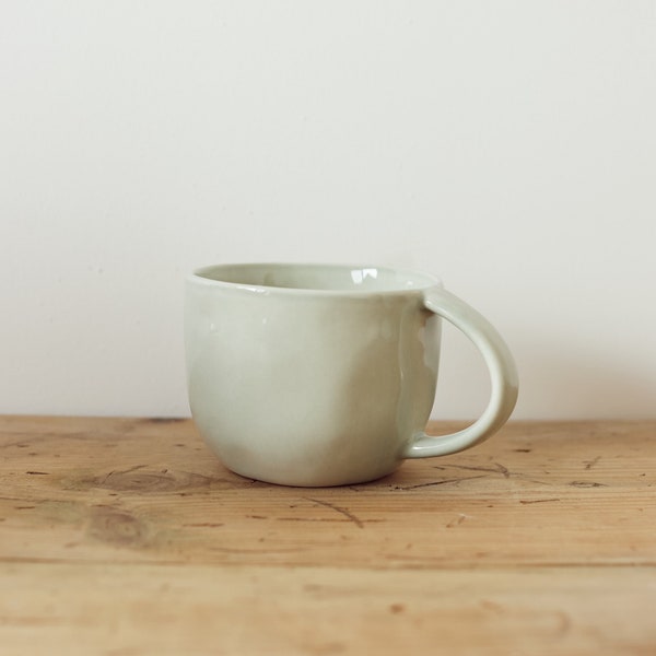 Mug in Seaglass - tasse en céramique - tasse bleue faite à la main - tasse en poterie - grès - tasse bleue - tasse à thé - tasse à café - tasse verte