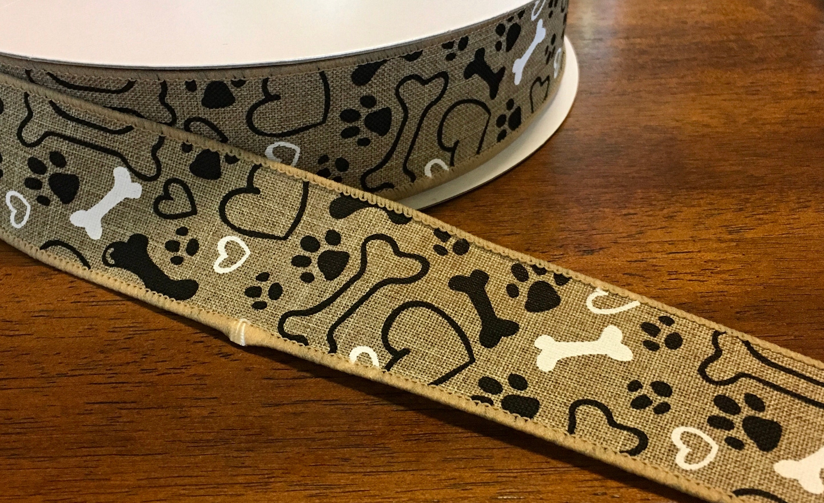 FREE SHIPPING - 10 Yards - 1.5" Wired Natural Ribbon with Paw Pr…