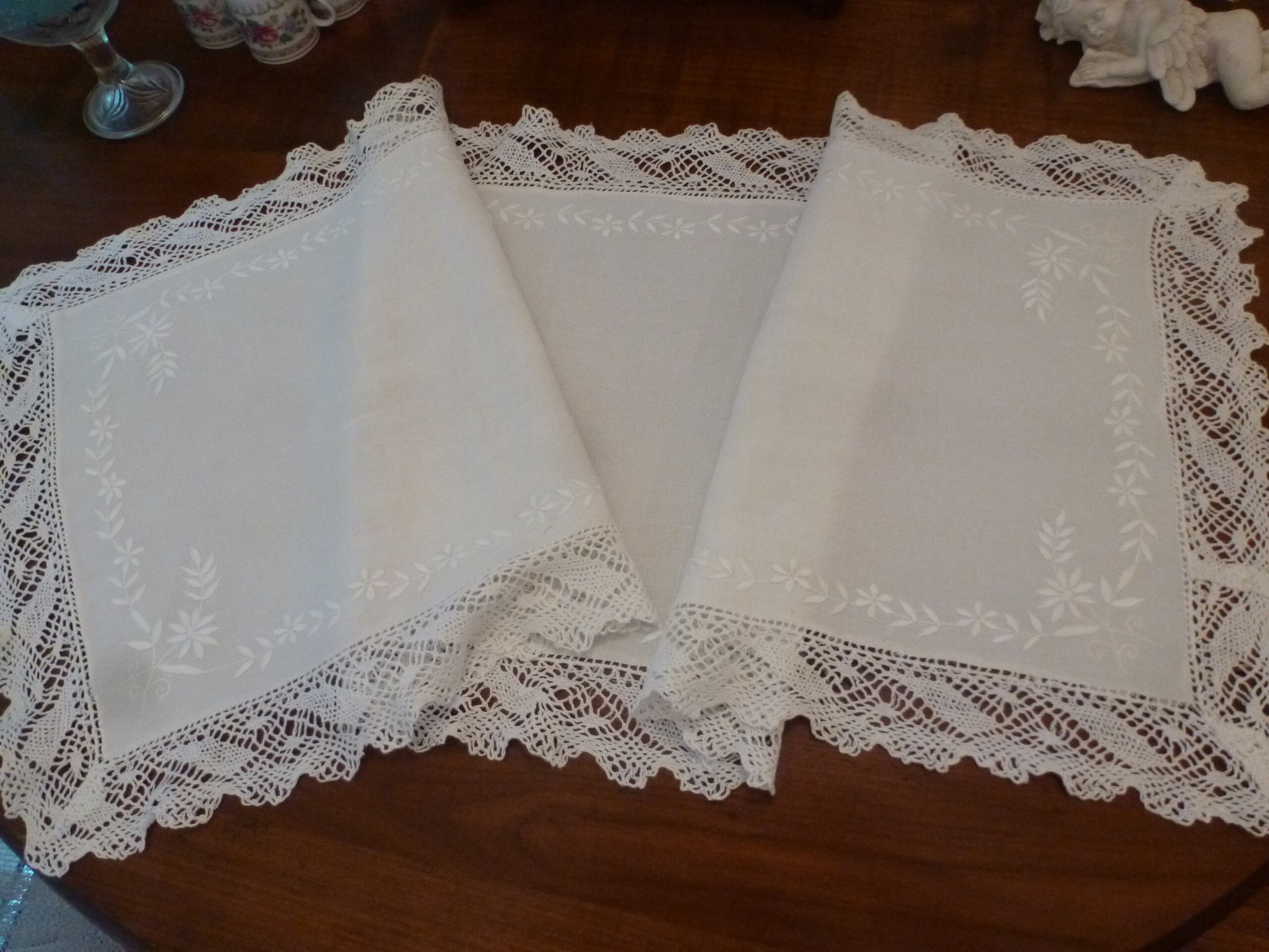 Chemin de Table , Dessus Meuble Fil Lin , Broderie et Dentelle , Linge Ancien Français