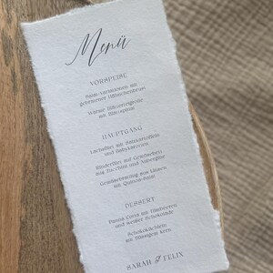 Menükarte aus Büttenpapier | handgeschöpftes Papier mit individuellem Text und schwarzer schrift, fine art Hochzeitspapeterie