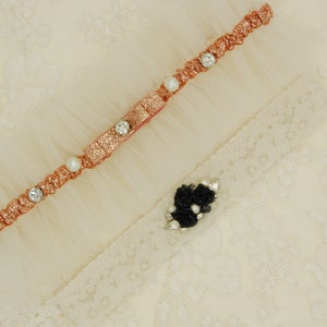 Giarrettiera di nozze avorio, rosa giarrettiera rosa, arruffato Tulle giarrettiera, rose nere, strass e perle, pizzo giarrettiera set, giarrettiera per matrimonio