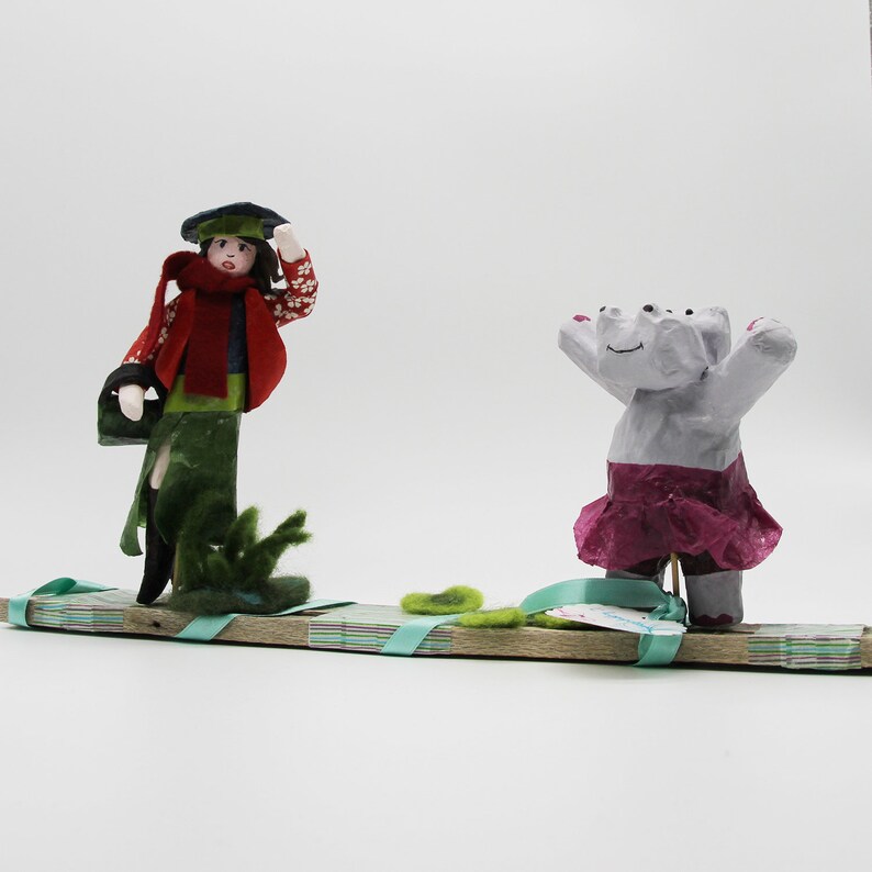 Sculptures hippopotame et dame en papier mâché image 4