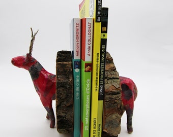 Serre livres cerf en papier mâché et rondins de bois