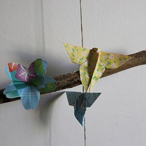 Mobile papillons en papier origami image 5
