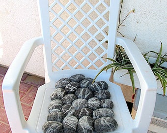Spectacular alpaca felt rug handmade in the form of pebbles
