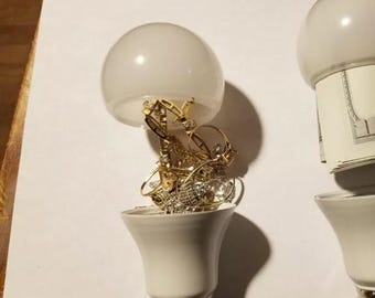Light bulb Secret Hiding Spot-Diversion Safe Stash Can Hide Valuables!