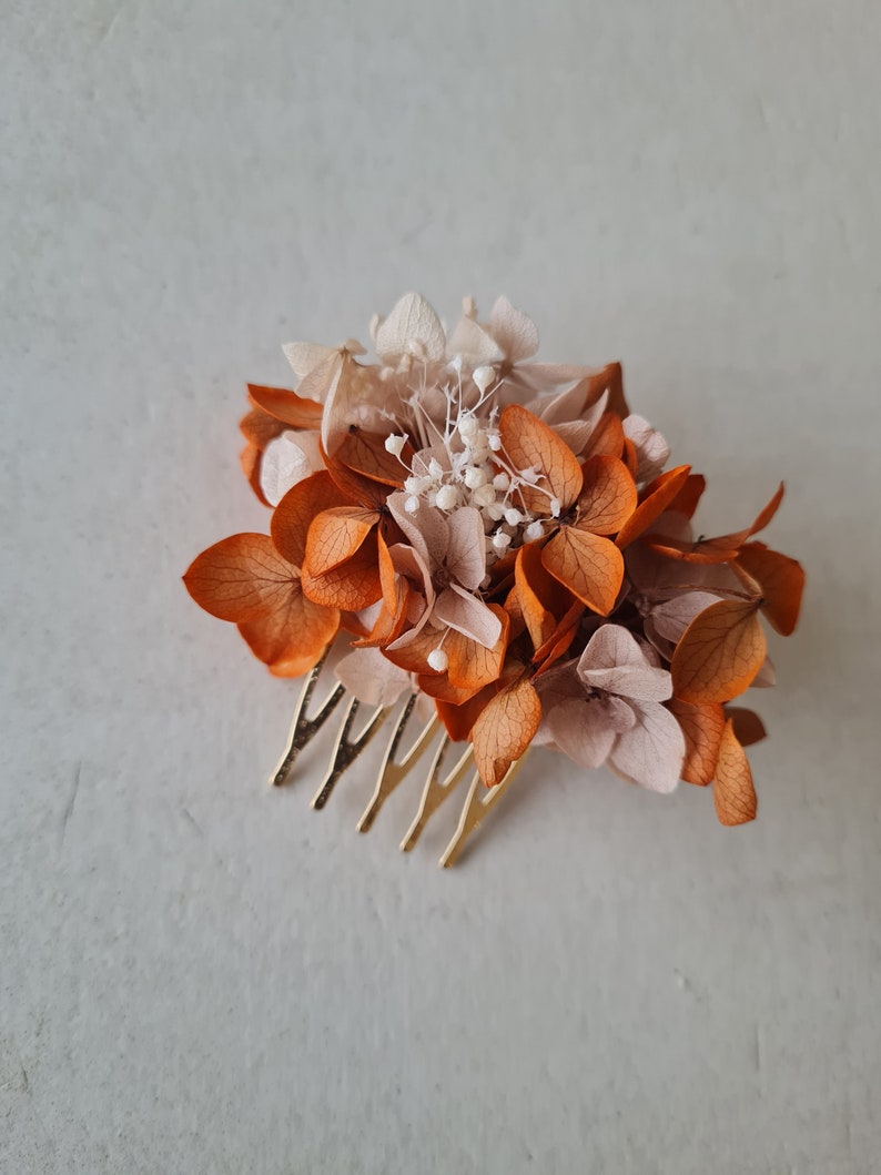 Peigne à cheveux Mélodie, en hortensia et broom bloom stabilisées. Un accessoire pour vôtre coiffure de mariage, EVJF, anniversaire, image 7