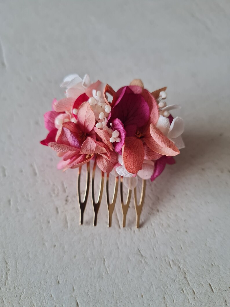 Peigne à cheveux, en hortensia, broom bloom stabilisés. Un accessoire pour vôtre coiffure de mariée, collection Flora image 6