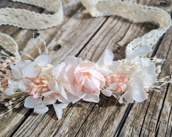 Bracelet de demoiselle d'honneur en rose éternelle. Un accessoire idéal pour un mariage Romantique et bohème